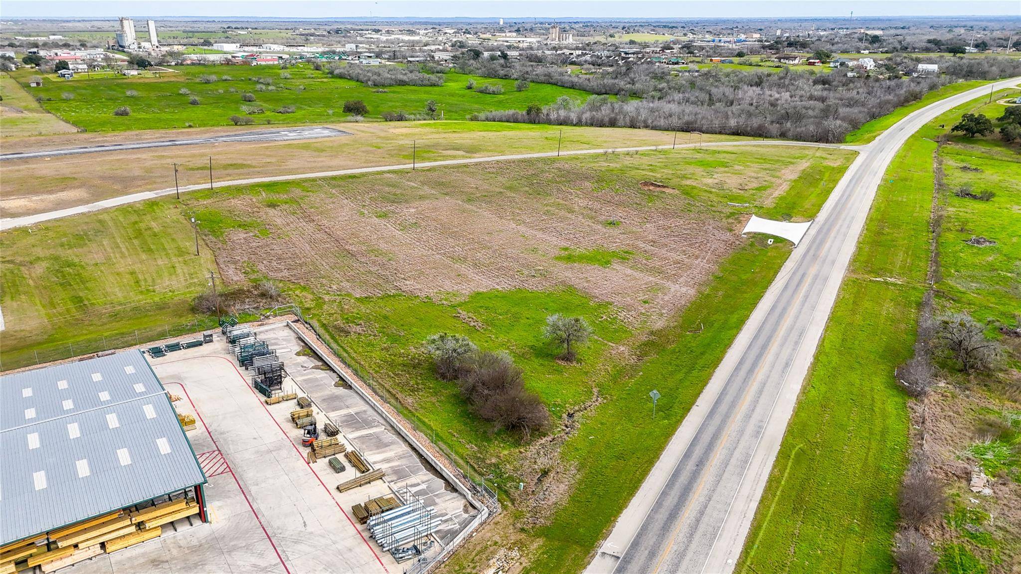 Gonzales, TX 78629,2700 Us-183