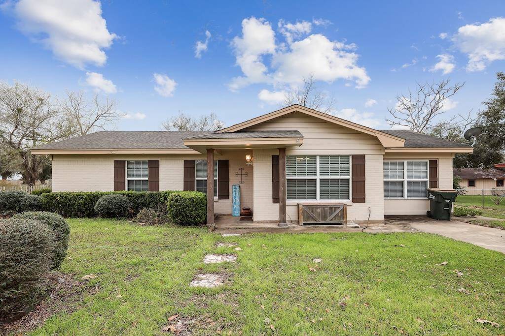Cuero, TX 77954,103 Poenitsch ST