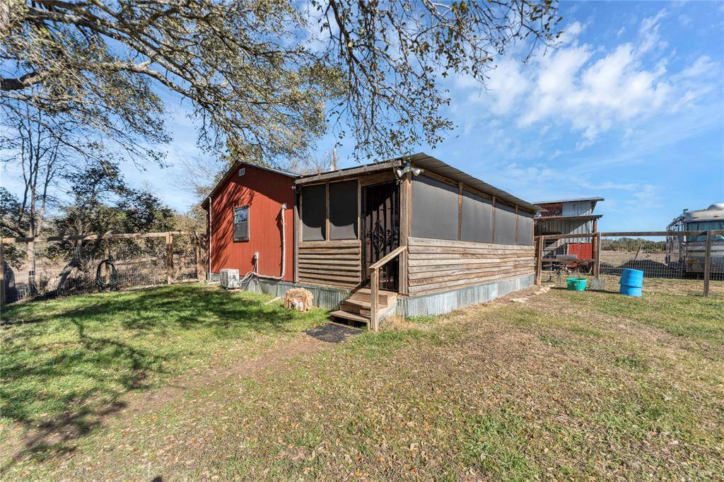 Dripping Springs, TX 78620,1750 Loop 165 LOOP #B