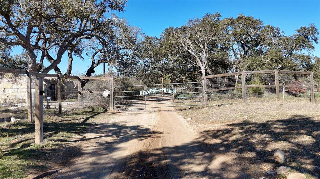 Dripping Springs, TX 78620,1750 Loop 165 LOOP #B