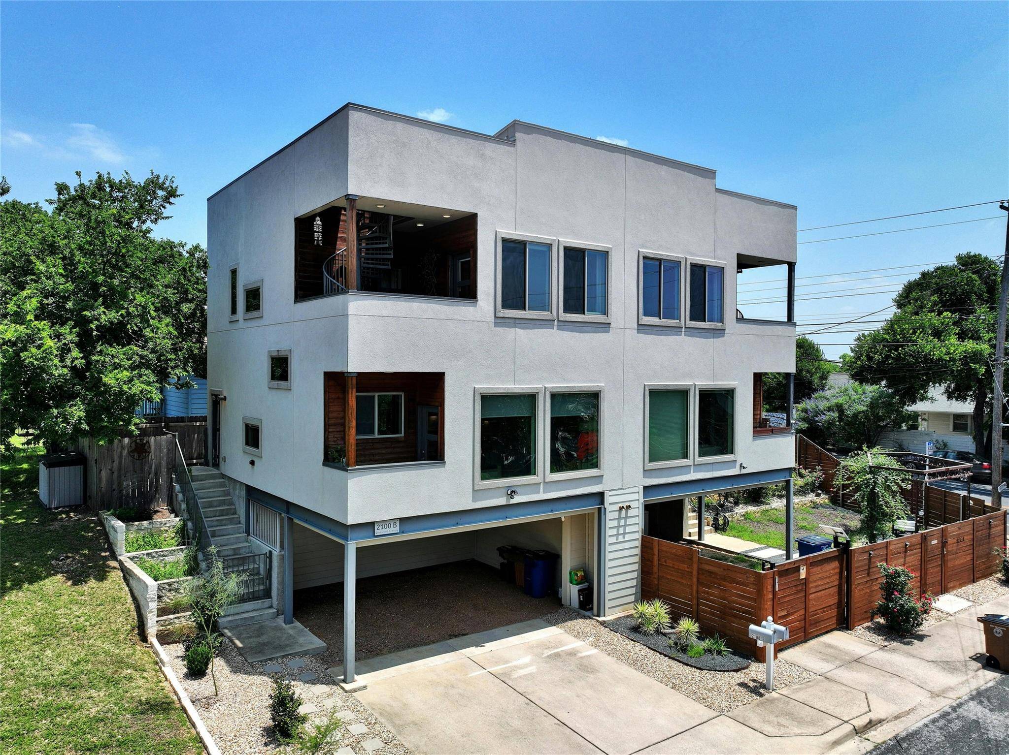 Austin, TX 78702,2100 Rosewood Ave #B