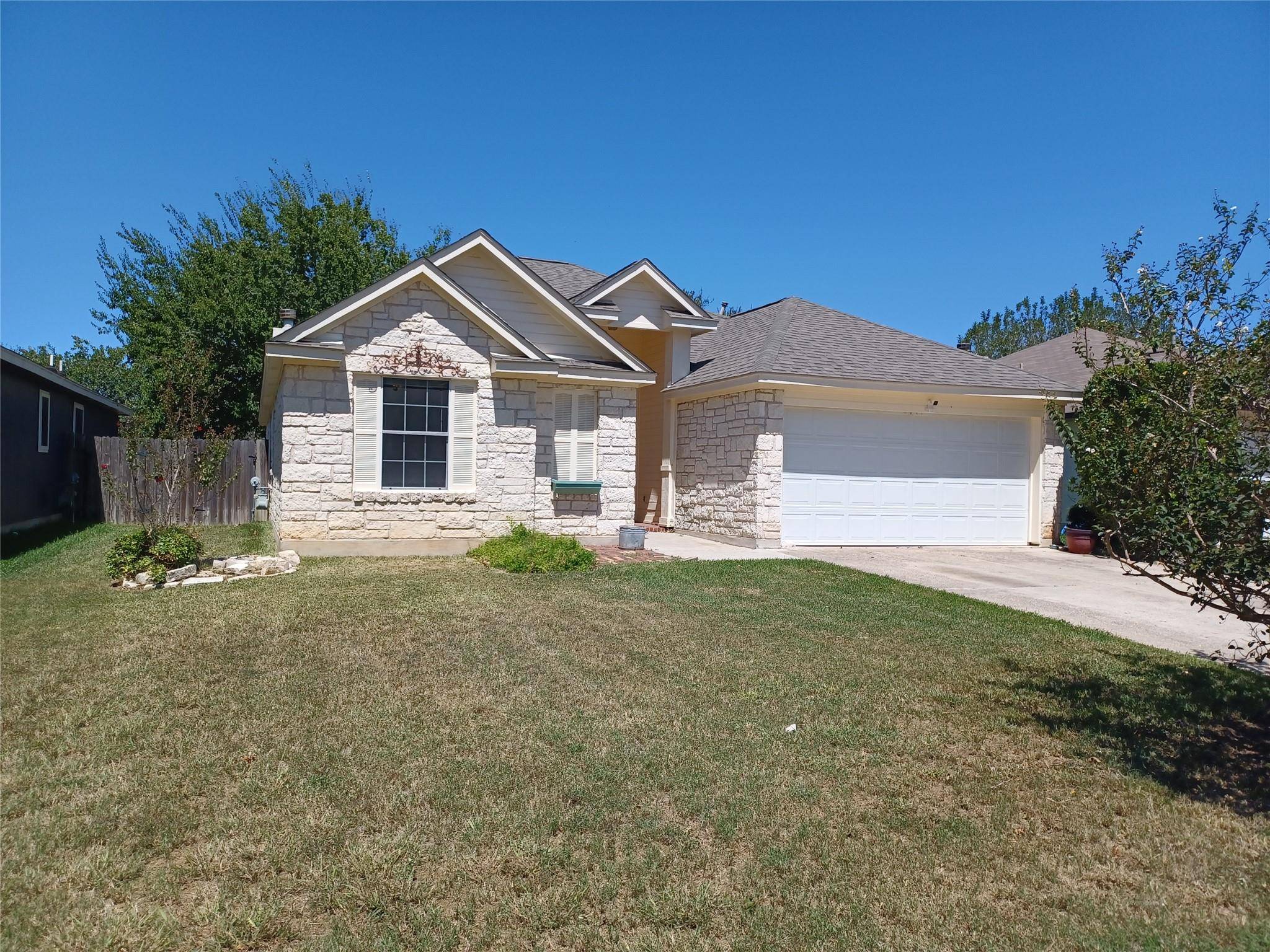 Lockhart, TX 78644,217 Sunshadow DR