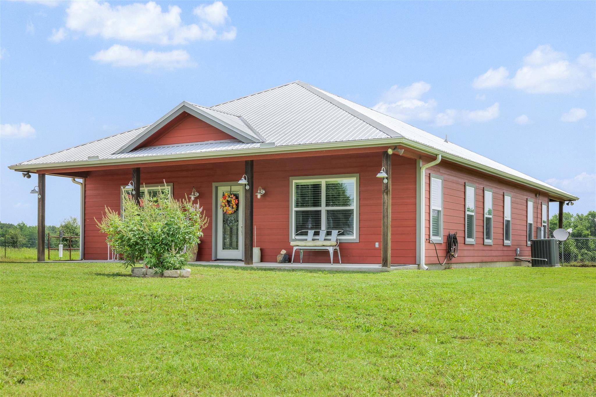 Lexington, TX 78947,1122 County Road 344 RD