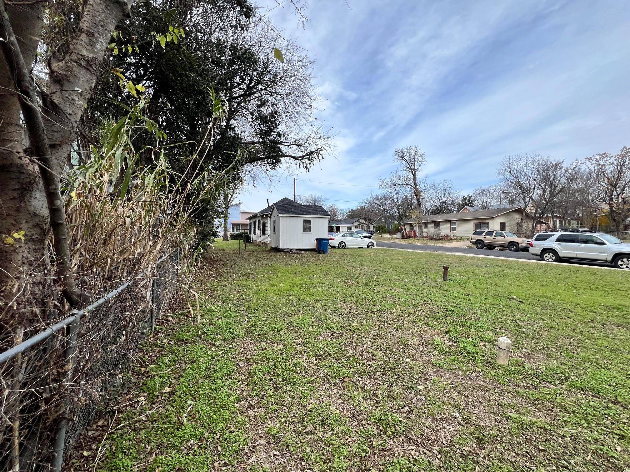 Austin, TX 78702,1909 E 14th ST