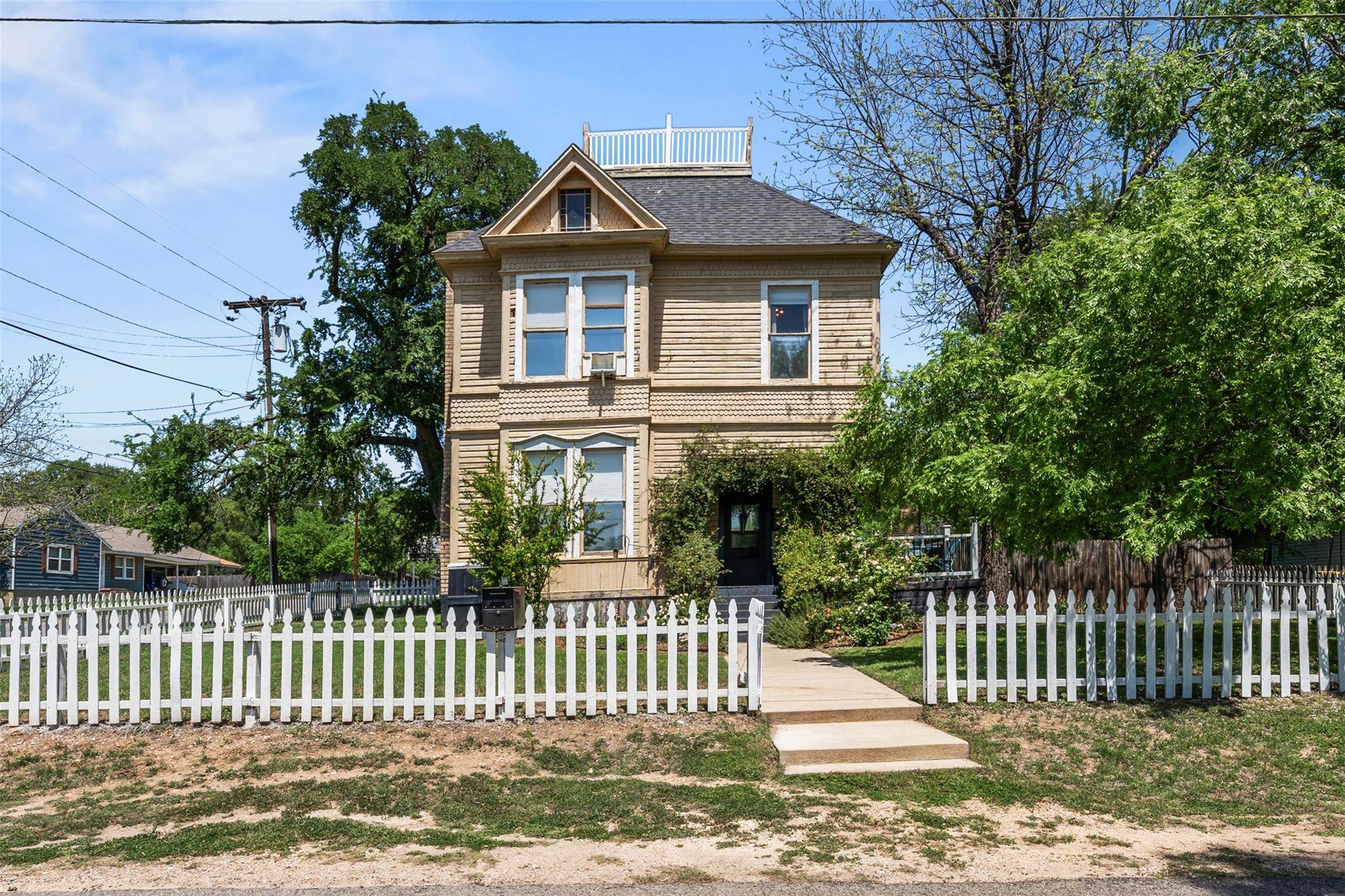 Belton, TX 76513,404 E 9th Ave