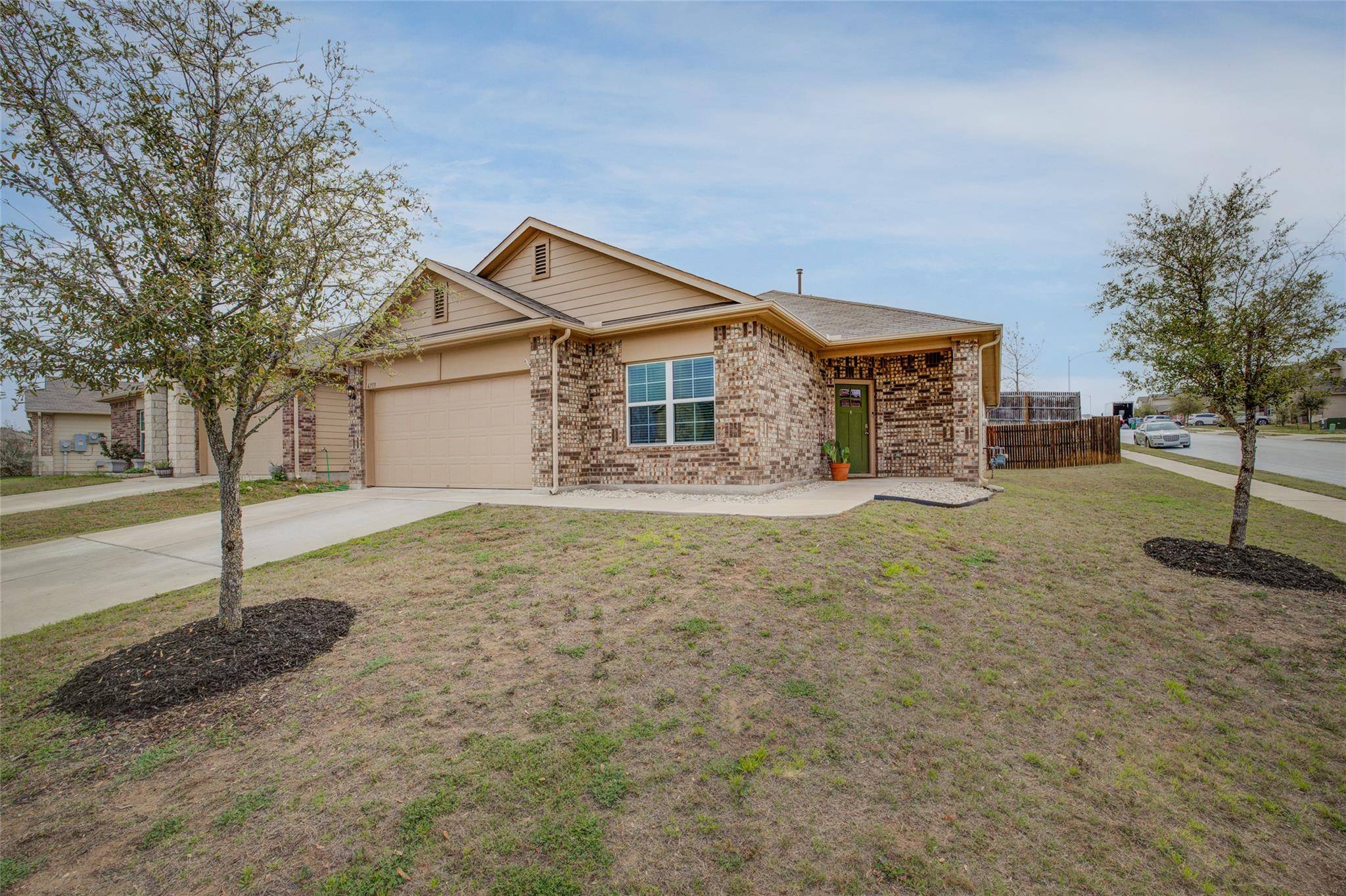 Austin, TX 78744,6713 May Shower DR