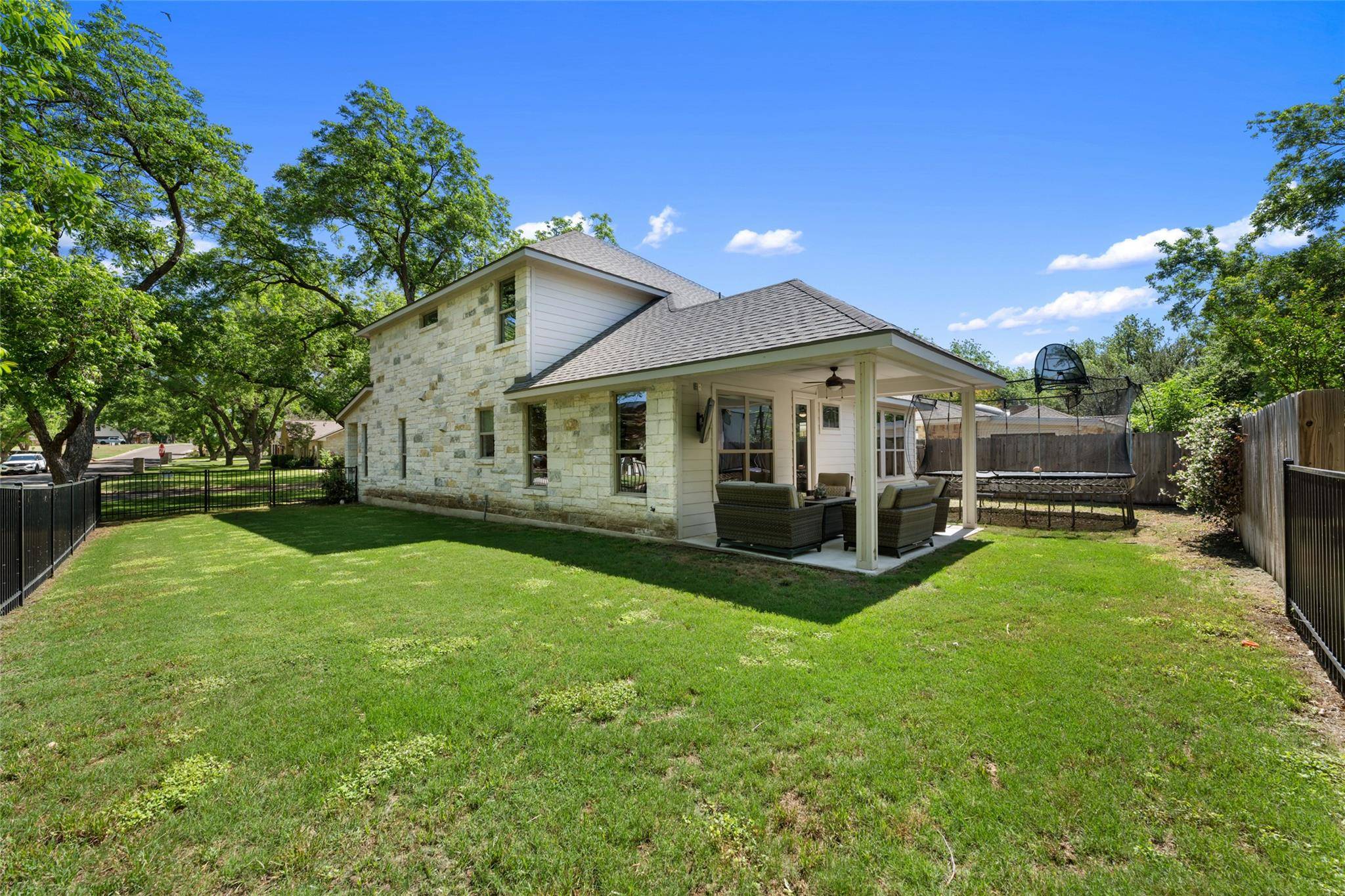 Meadowlakes, TX 78654,417 Wichita ST