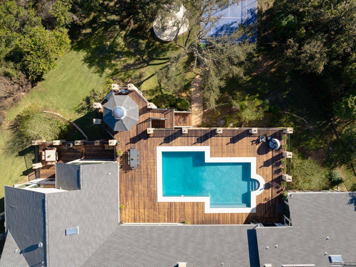 Austin, TX 78746,17 Cousteau LN