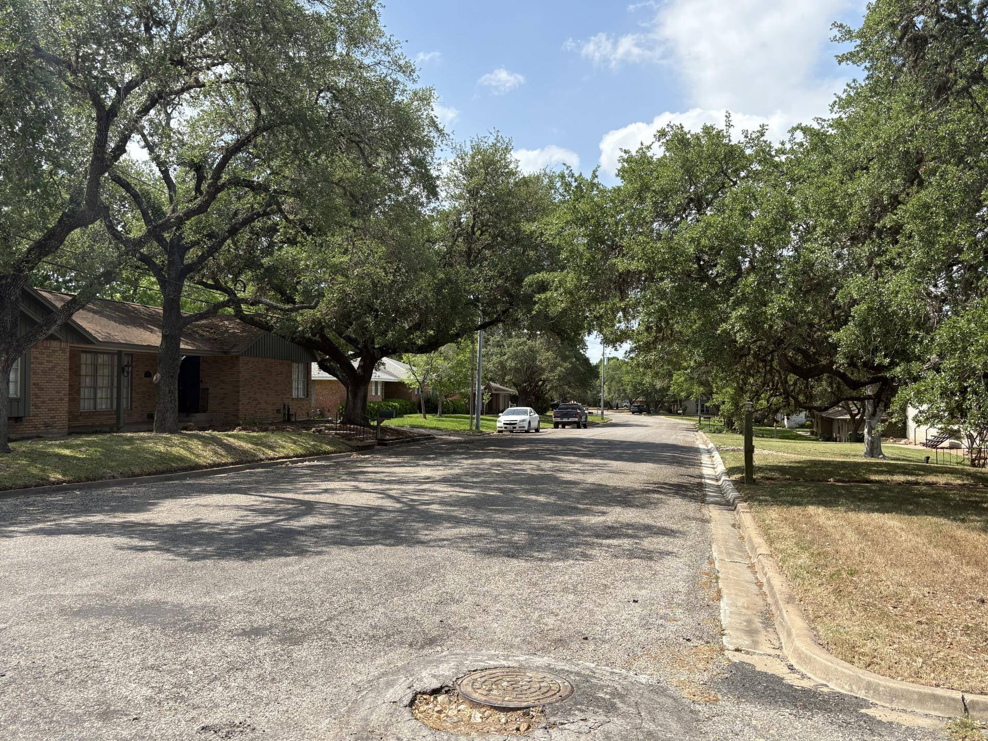 La Grange, TX 78945,502 Sarah Jo LN