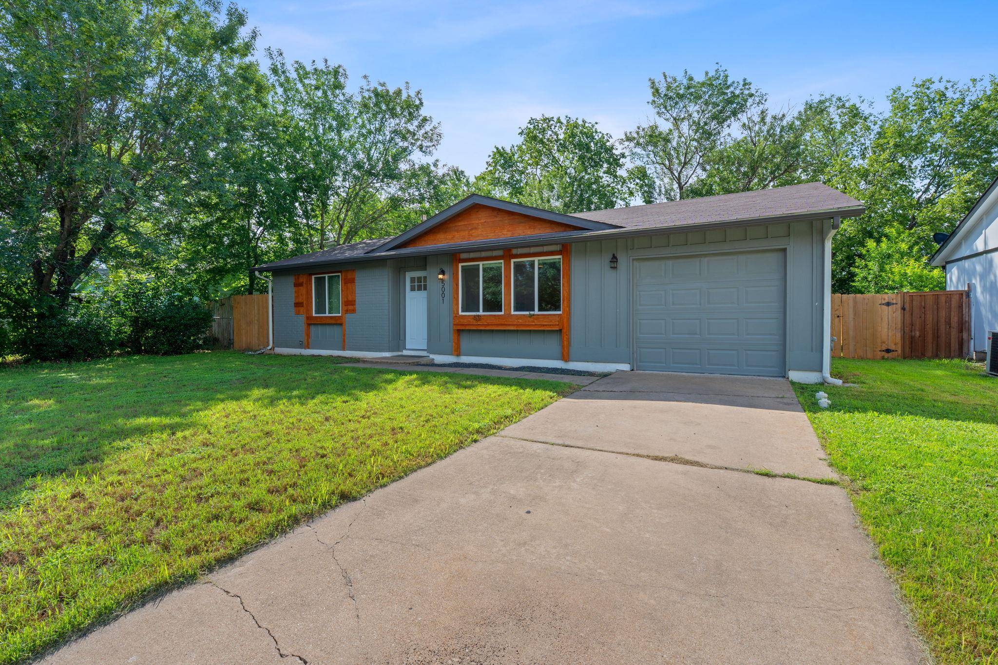 Austin, TX 78744,5001 Dove Springs DR