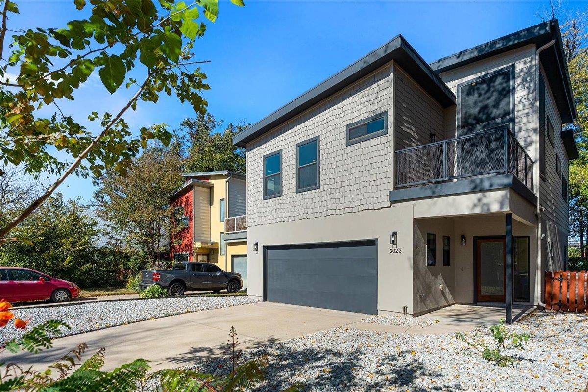 Austin, TX 78702,2022 E 2nd ST