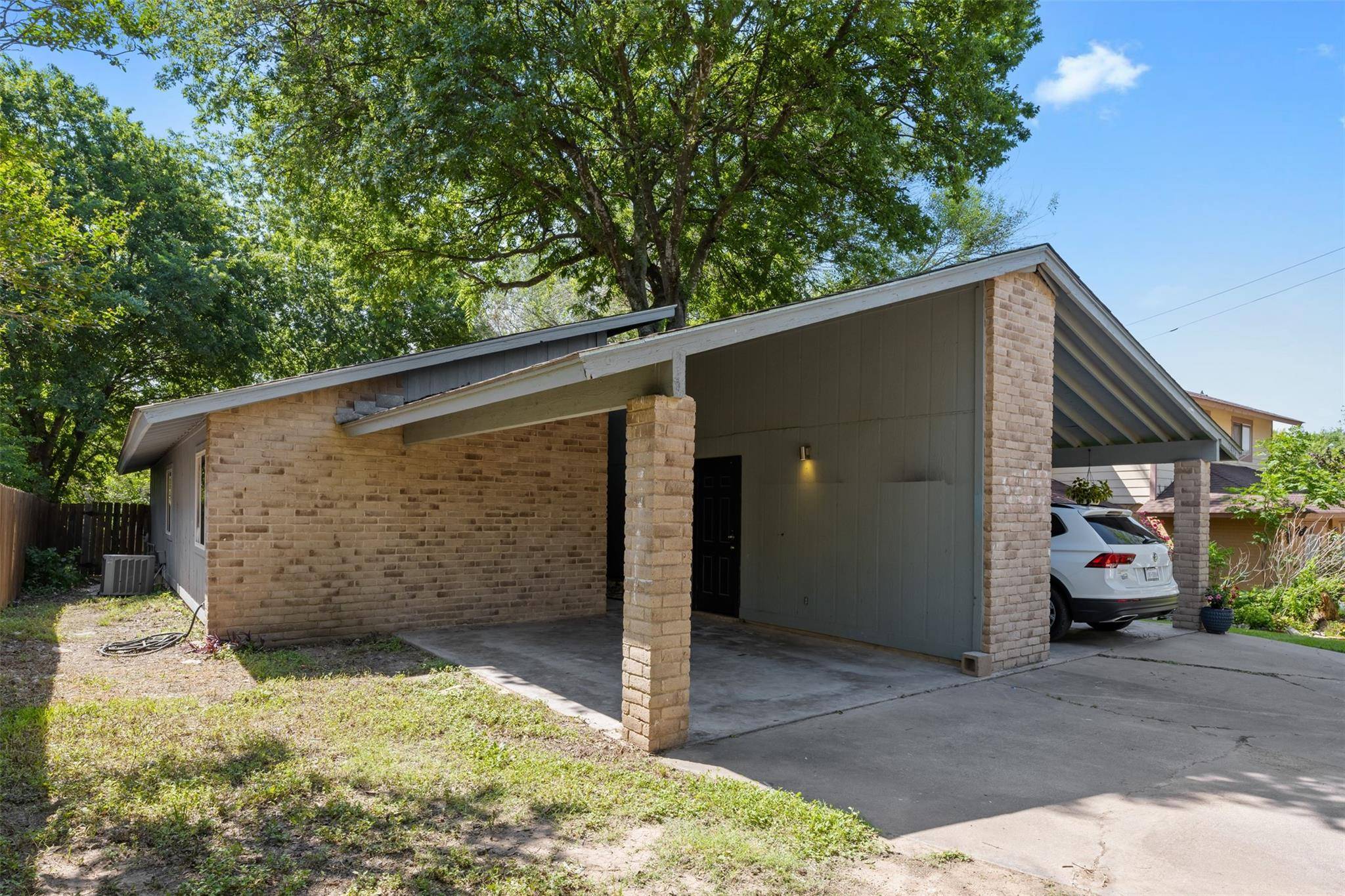 Austin, TX 78741,2415 Burleson CT #A