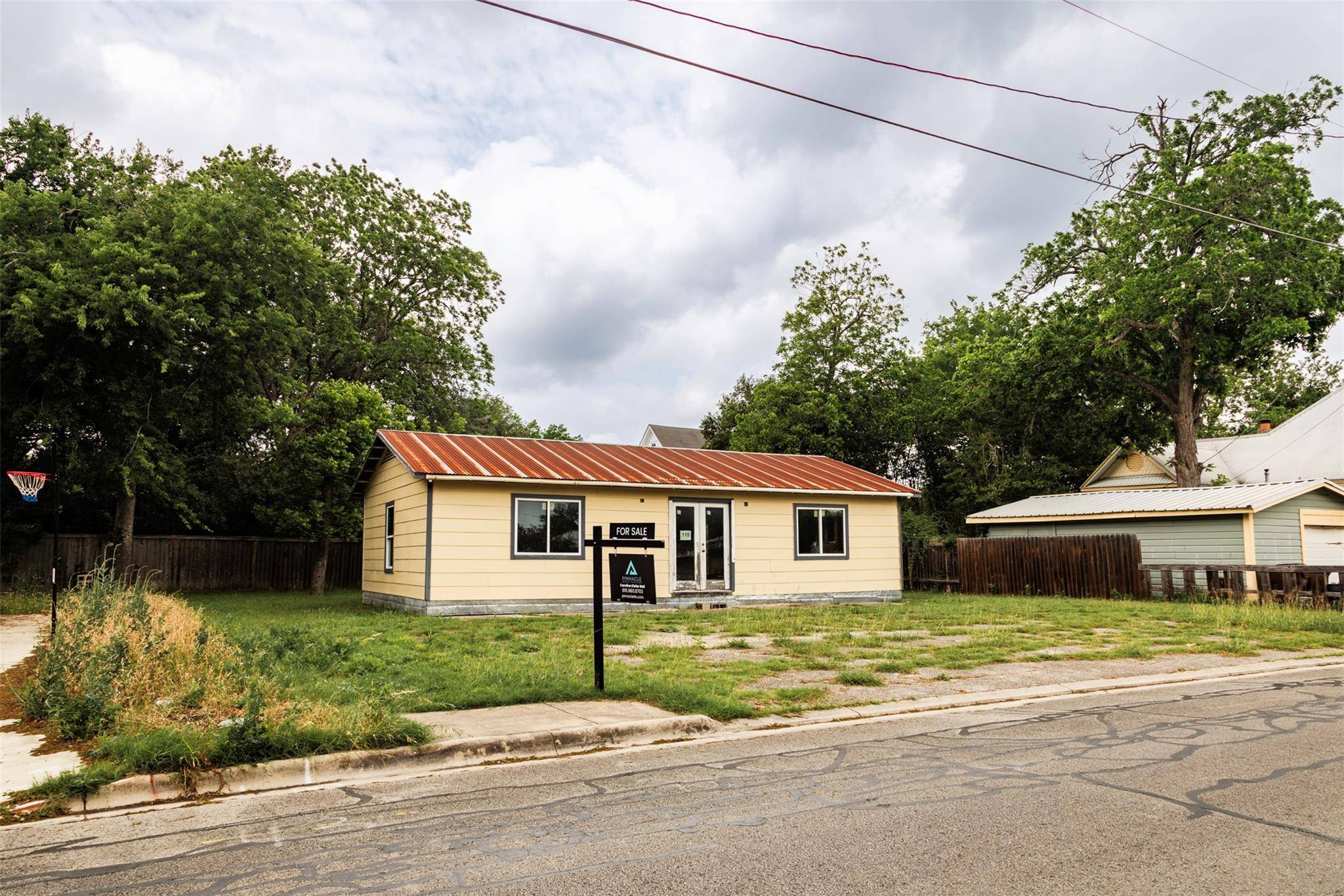 Lockhart, TX 78644,115 Guadalupe ST