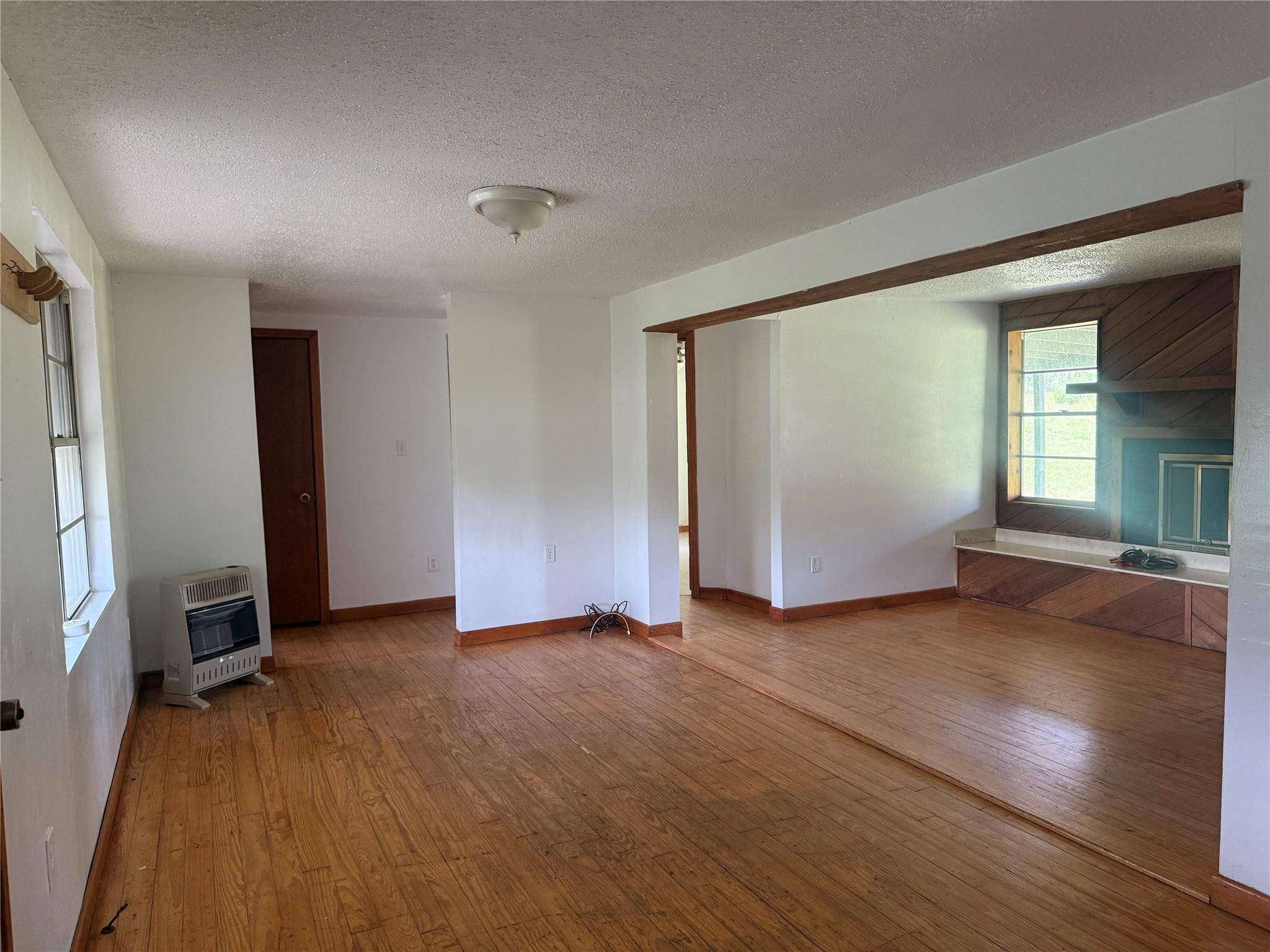 Luling, TX 78648,1825 E Pierce ST