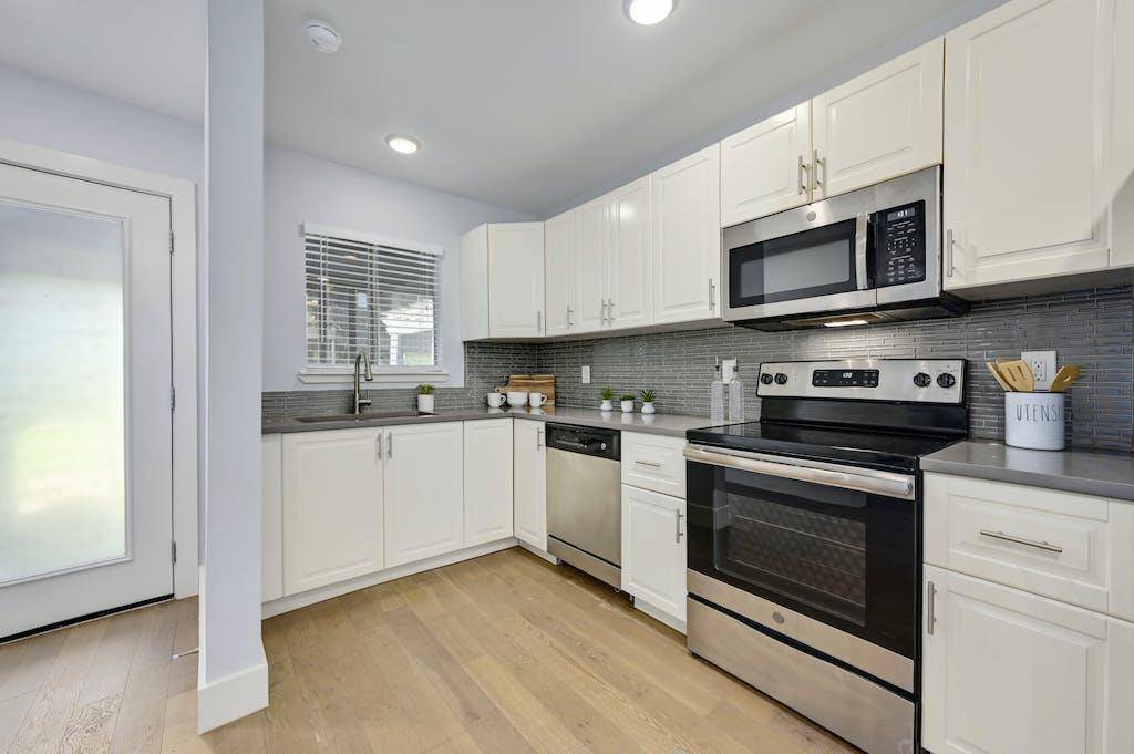 Austin, TX 78751,909 Reinli ST #143