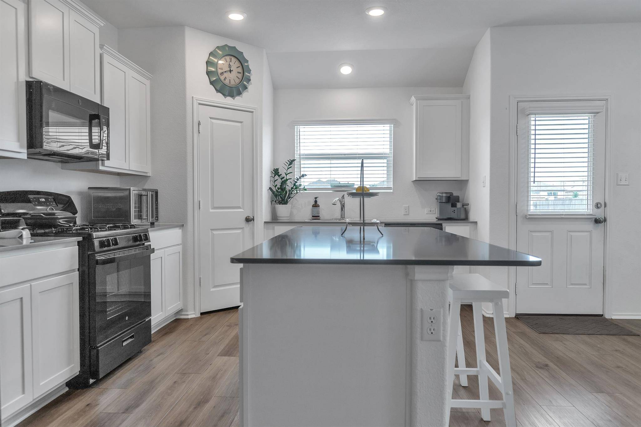 Hutto, TX 78634,408 Sebring CIR