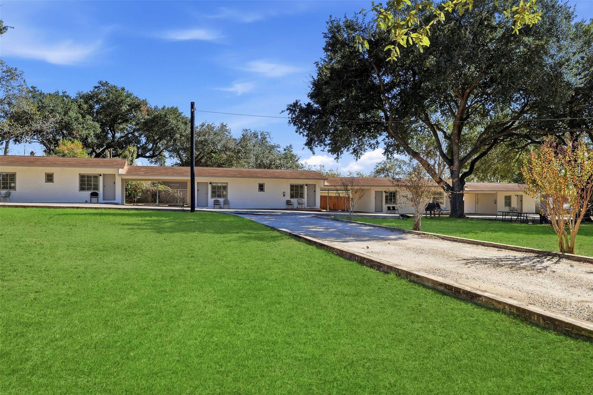 Shiner, TX 77984,1016 N Avenue E Ave