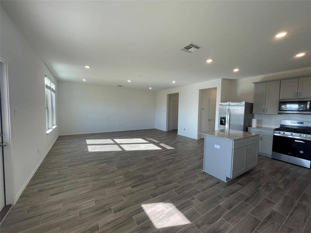 Liberty Hill, TX 78642,148 Bennington DR