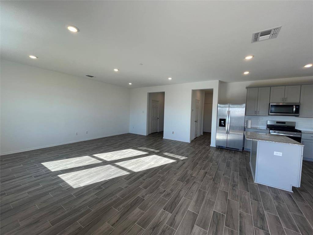 Liberty Hill, TX 78642,148 Bennington DR