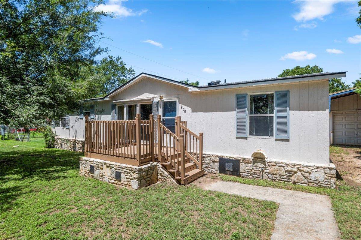 Liberty Hill, TX 78642,208 Purser ST