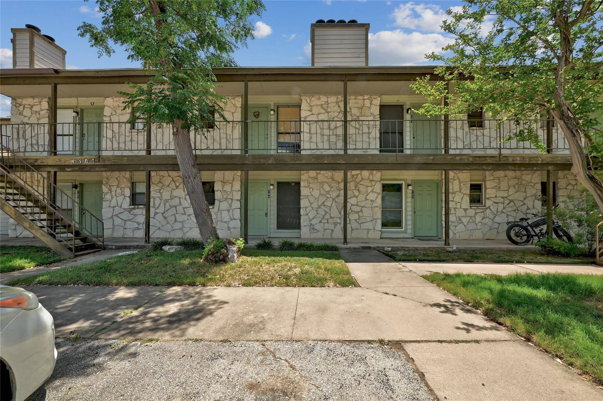 Austin, TX 78745,4307 S 1st ST #104
