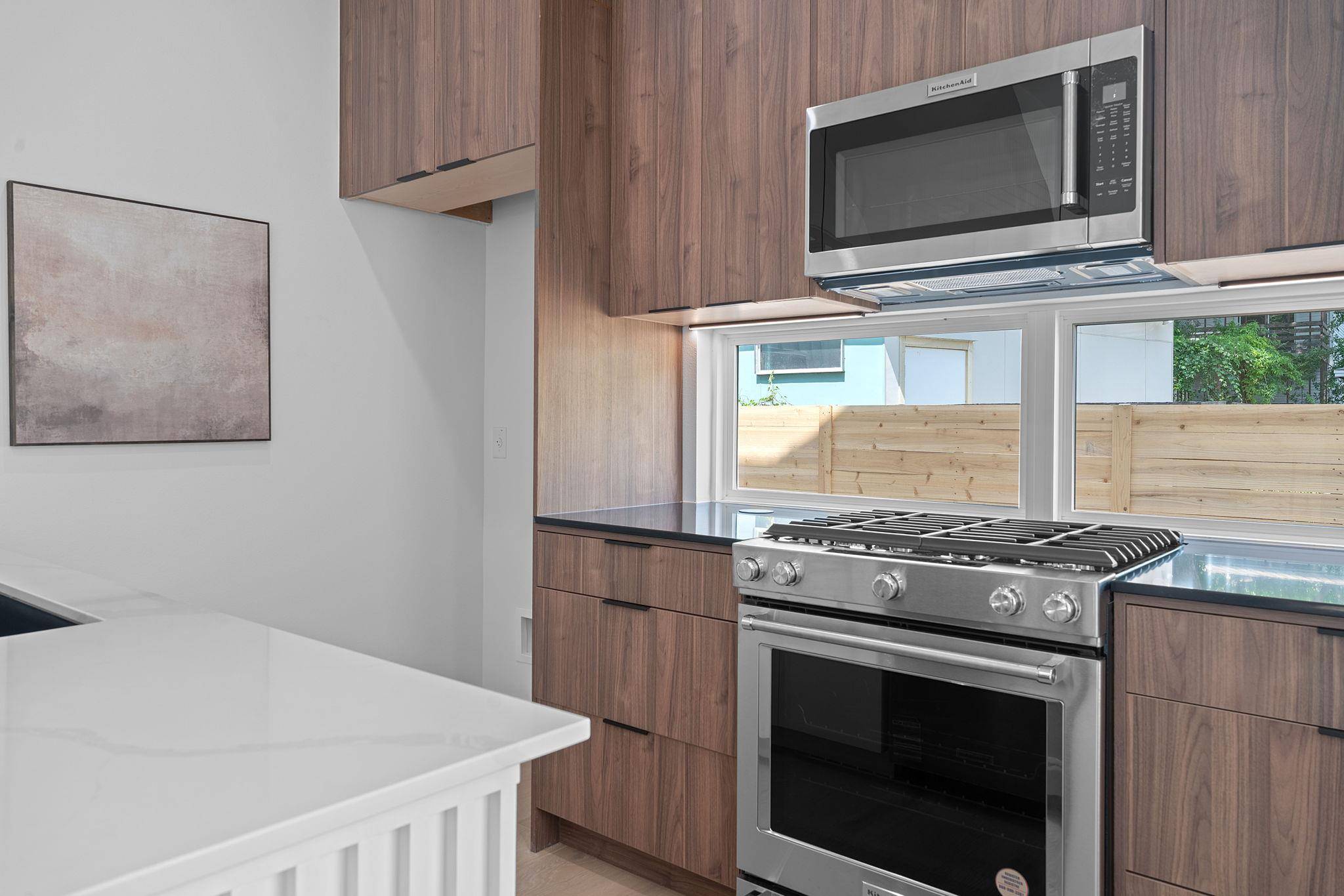 Austin, TX 78702,52 Robert T Martinez Jr ST