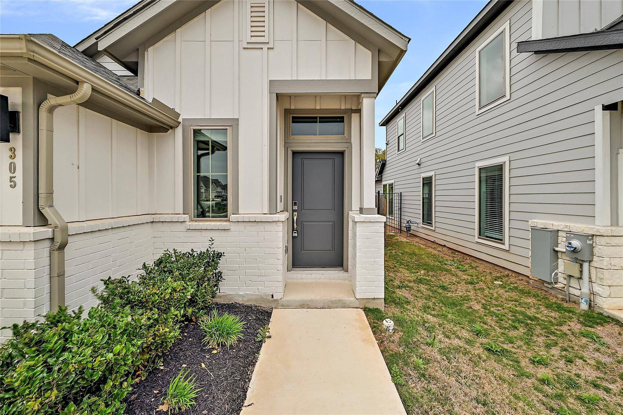 Liberty Hill, TX 78642,305 Banyon DR