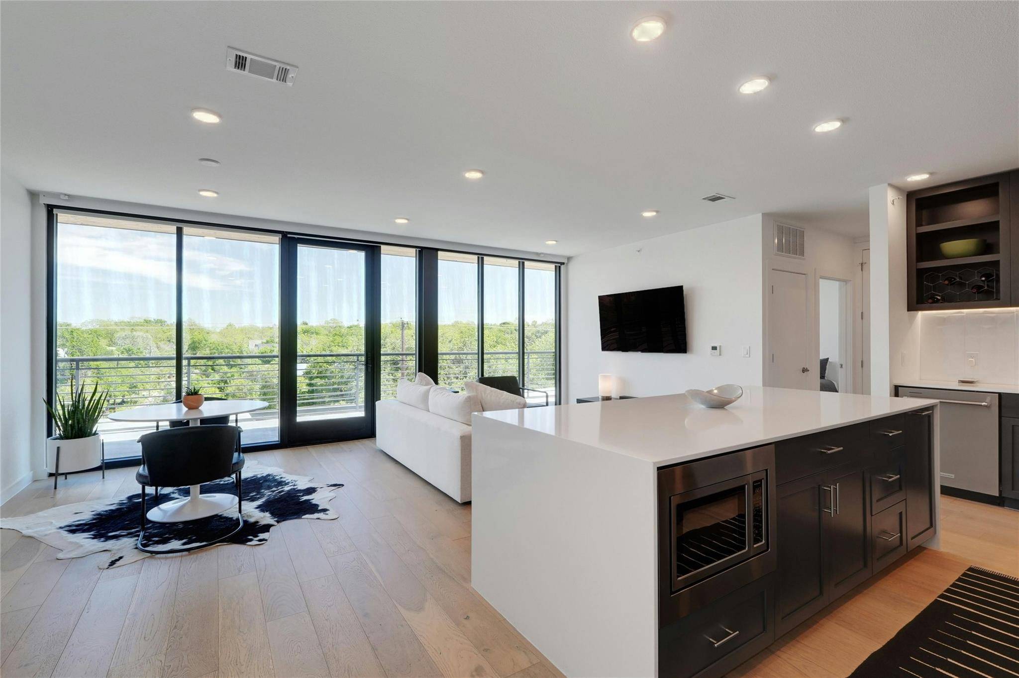 Austin, TX 78704,1600 S 1st ST #403