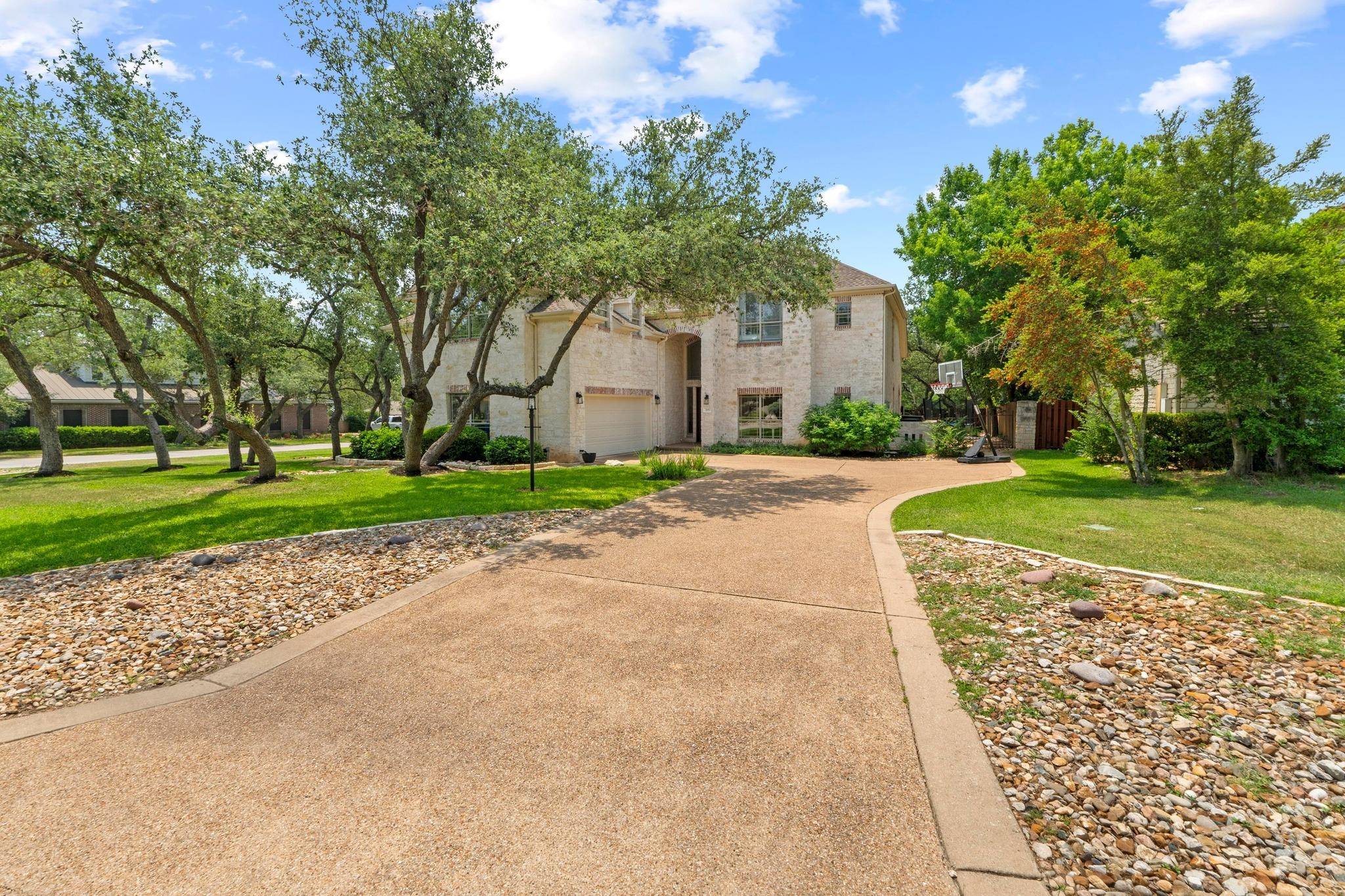 Lakeway, TX 78734,205 Champion DR