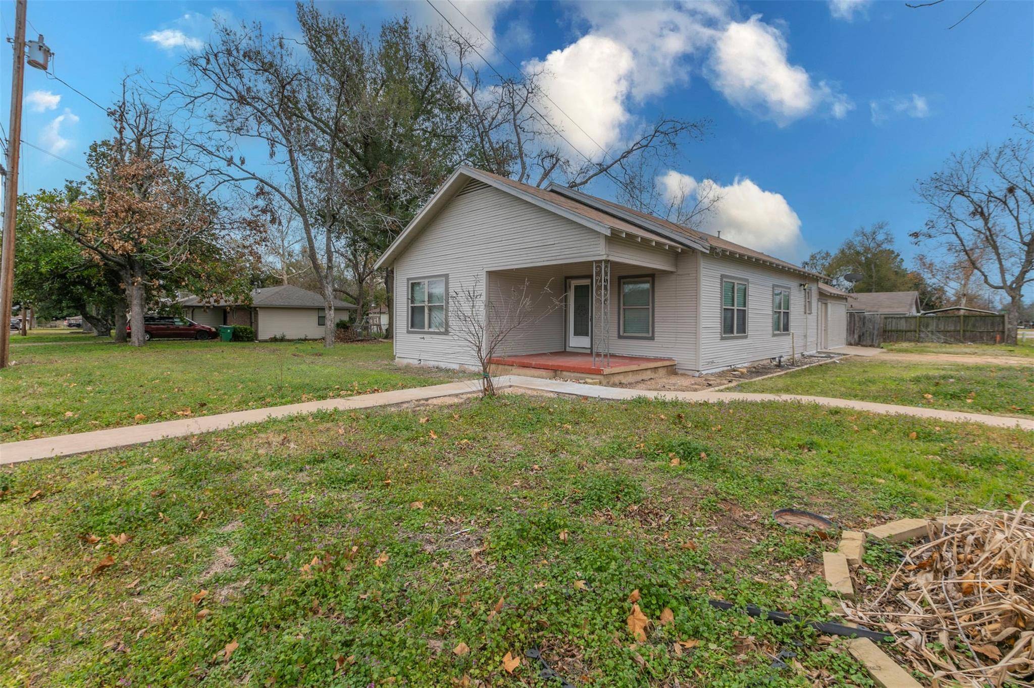 Cameron, TX 76520,701 E 15th ST