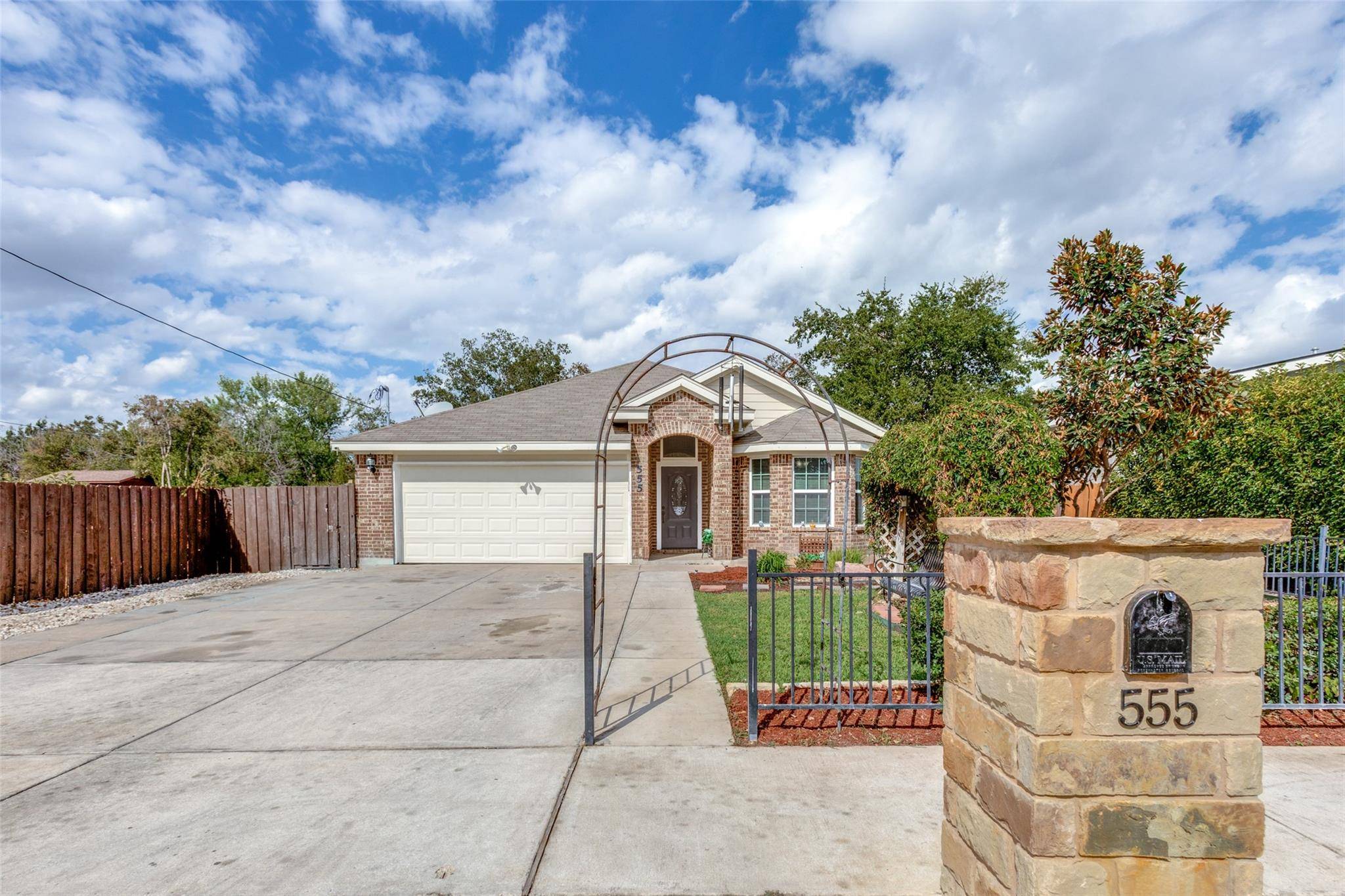 Georgetown, TX 78626,555 E 20th ST