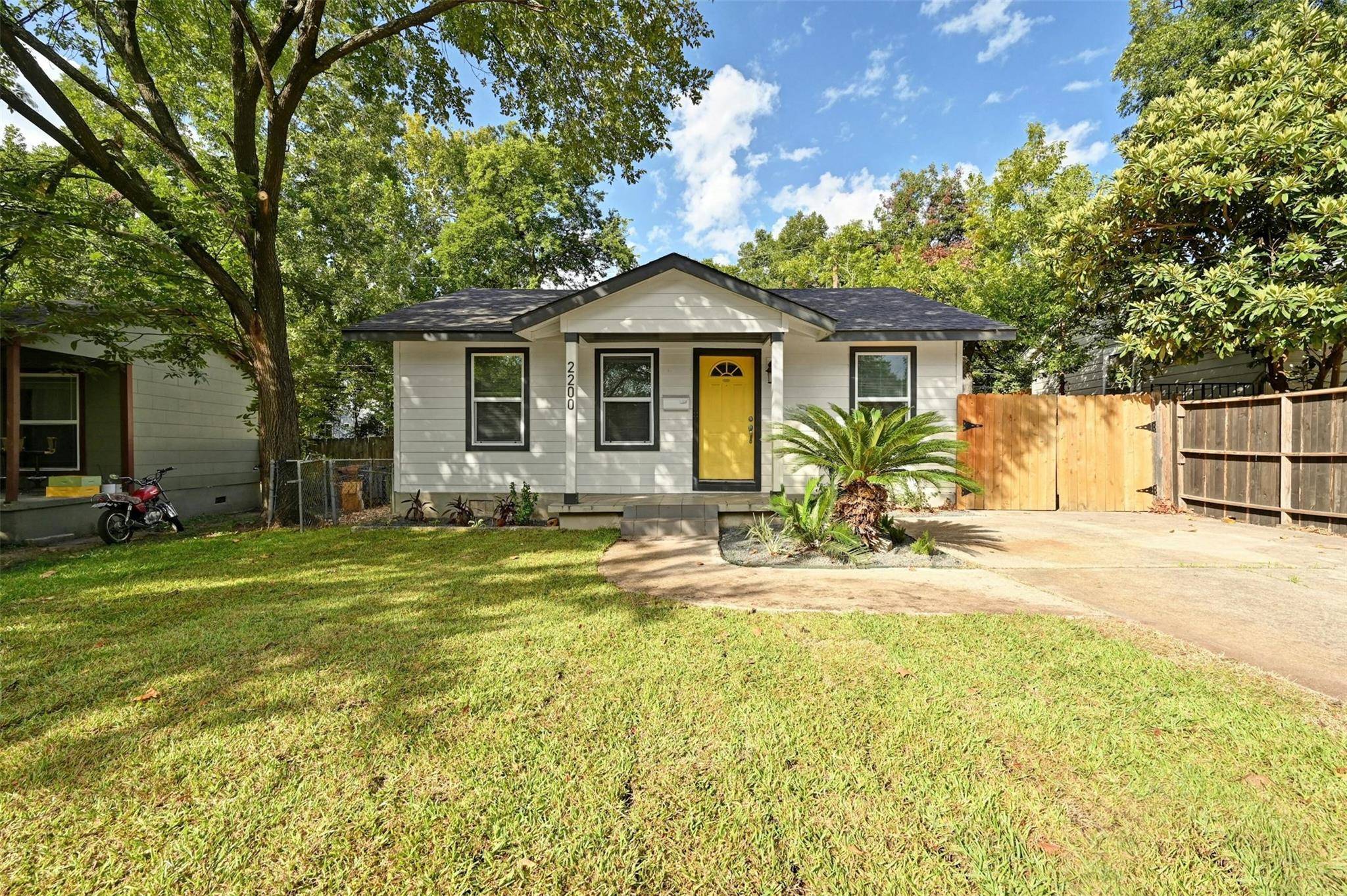 Austin, TX 78722,2200 Rountree DR