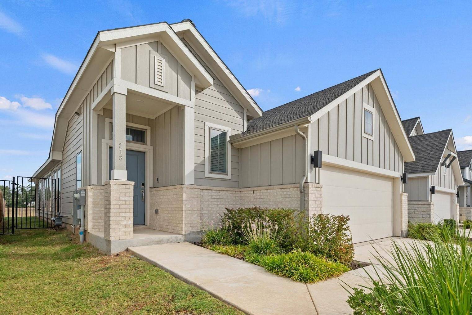 Liberty Hill, TX 78642,213 Banyon DR