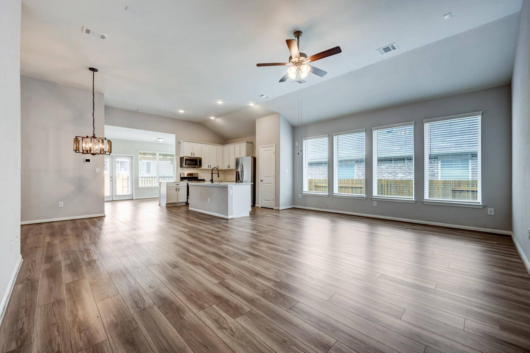 Buda, TX 78610,464 Leadtree LOOP