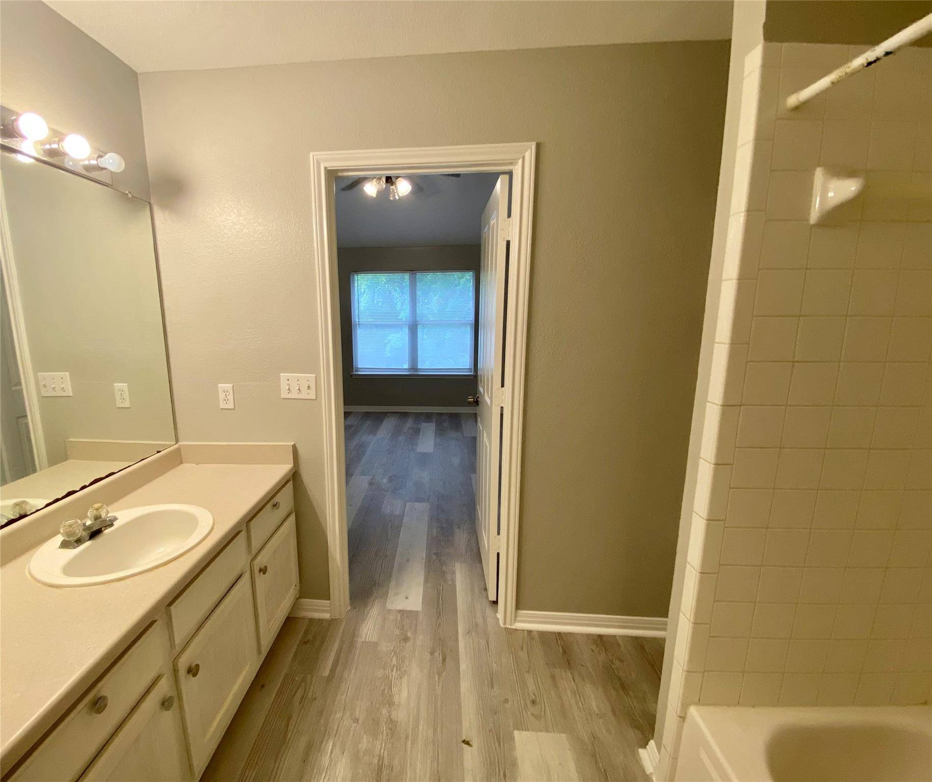 Austin, TX 78744,5710 Lark Creek DR