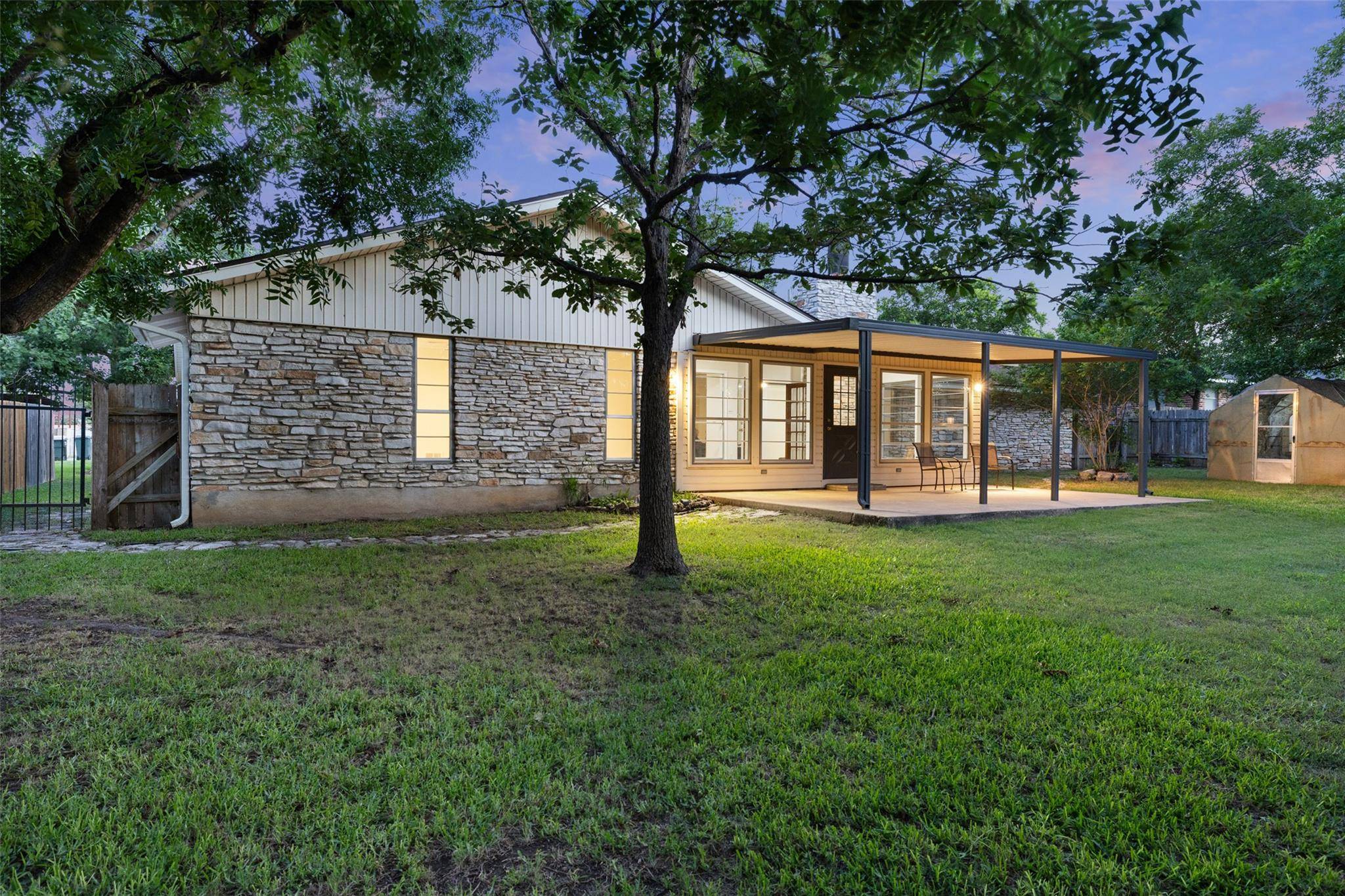 Georgetown, TX 78628,106 Live Oak DR