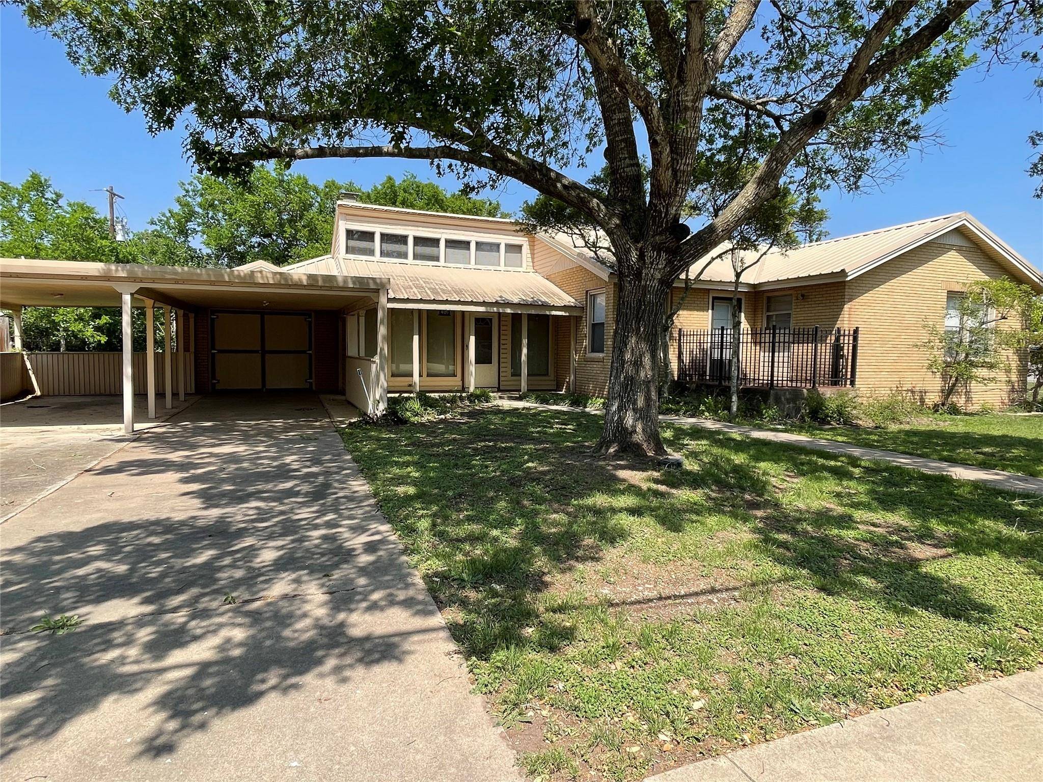 Bertram, TX 78605,425 W Vaughan ST