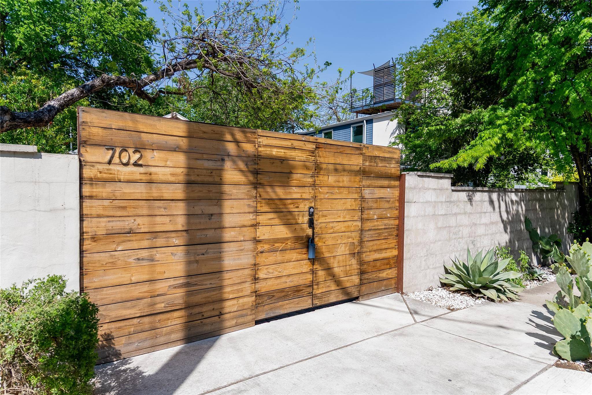 Austin, TX 78704,702 W Mary ST