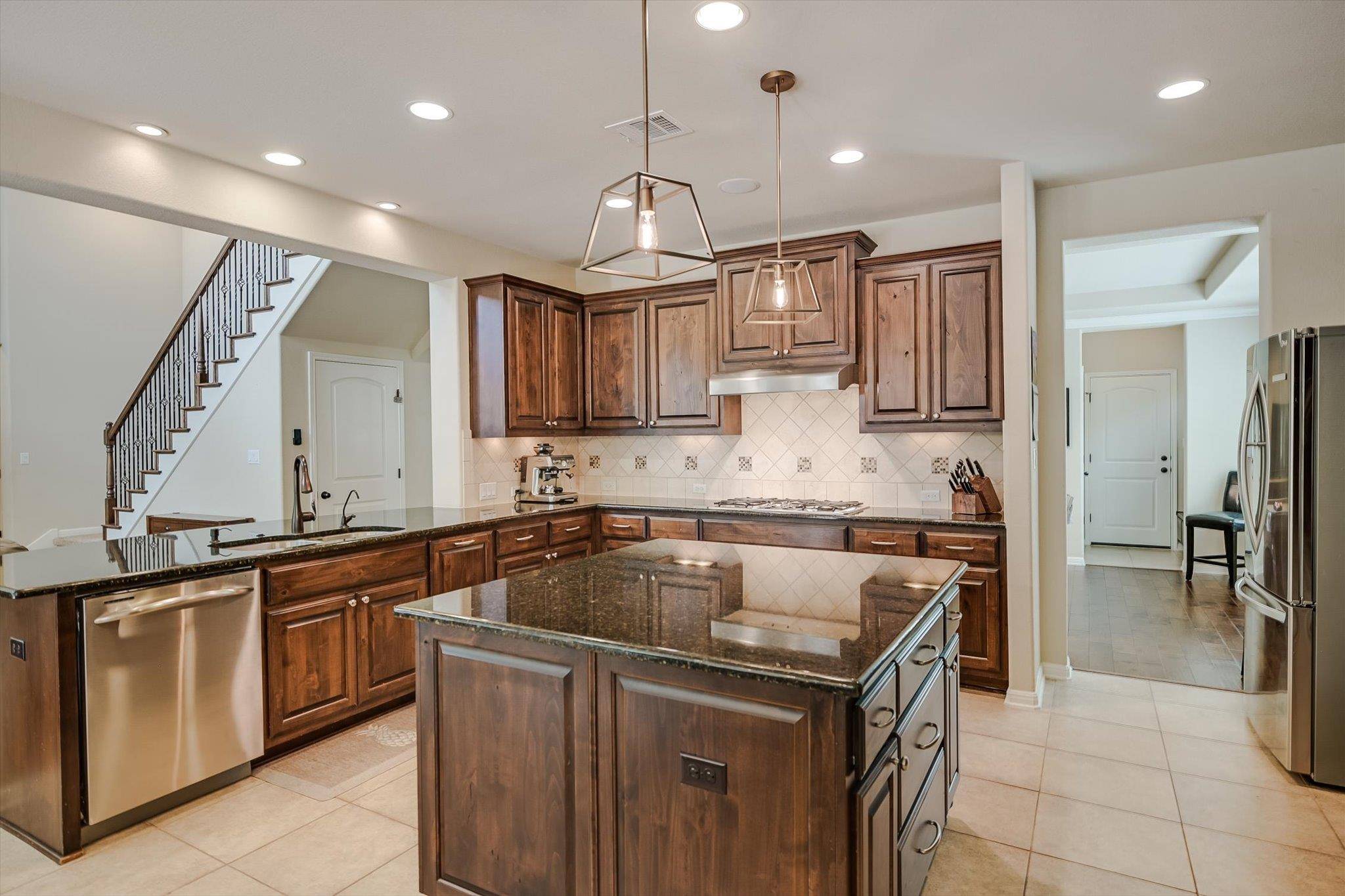 Austin, TX 78738,18120 Lipan Apache CV