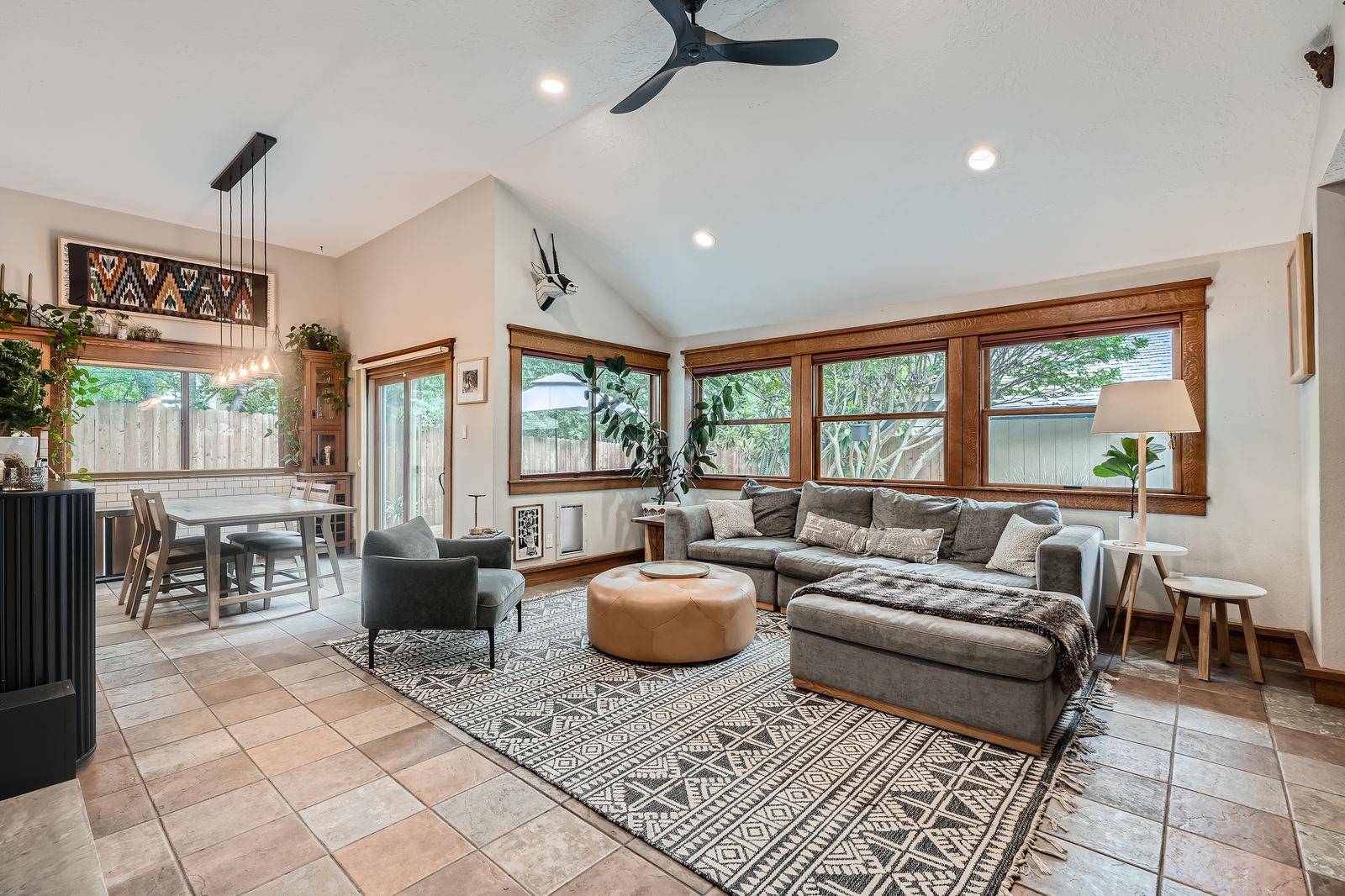 Austin, TX 78741,5306 Summer CIR