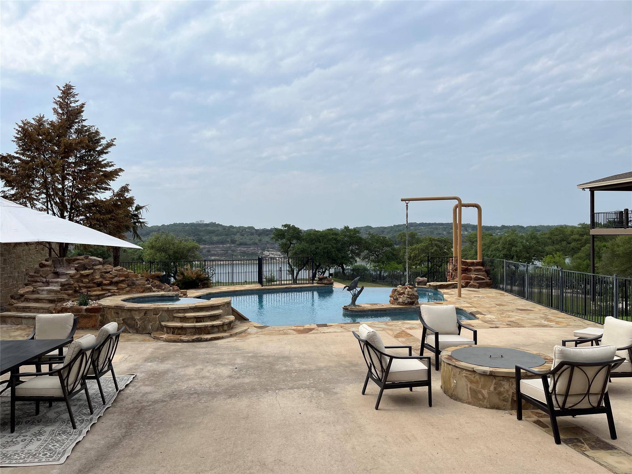 Lago Vista, TX 78645,22027 REDBIRD DR