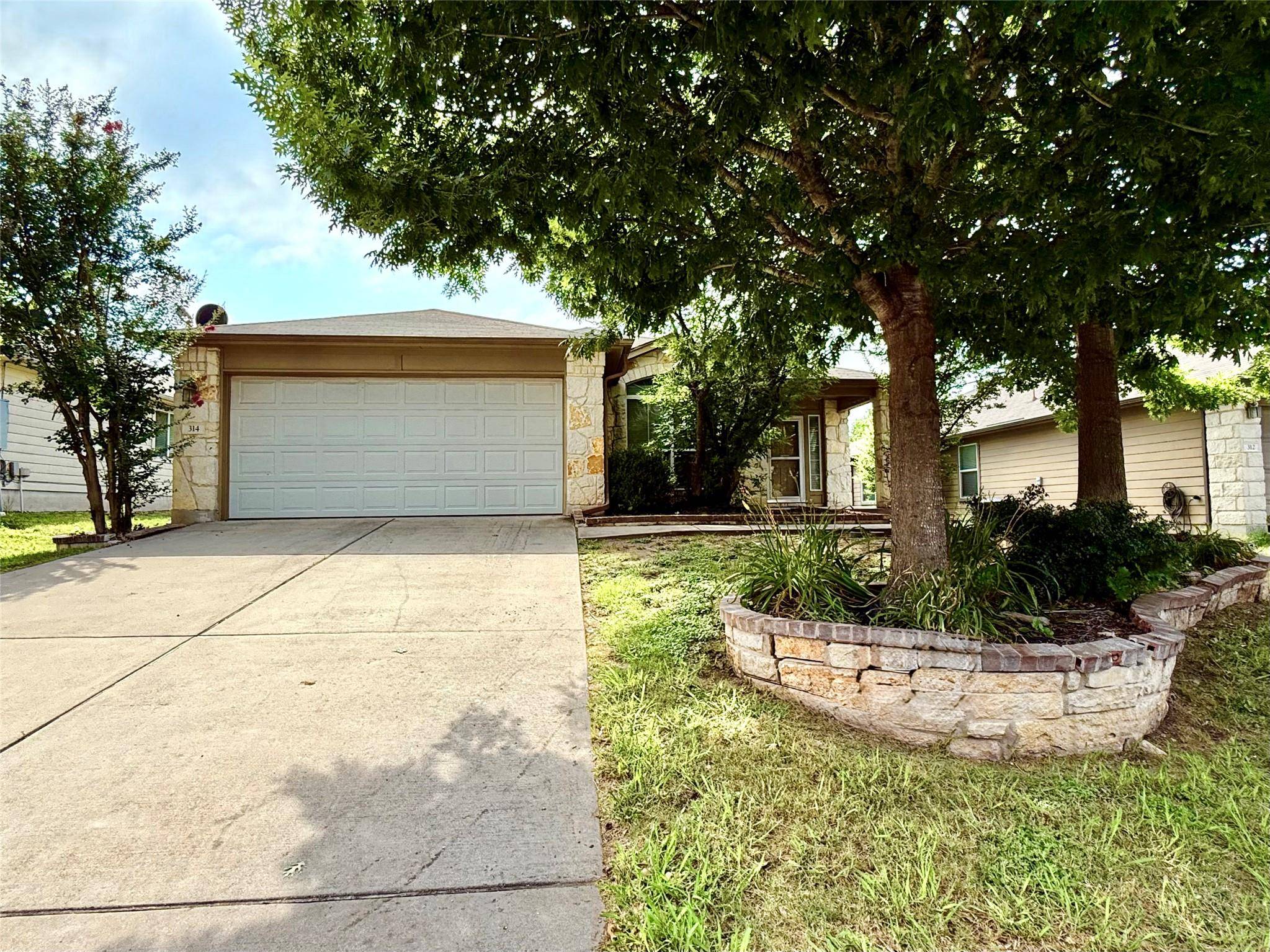 Hutto, TX 78634,314 E Comal RUN