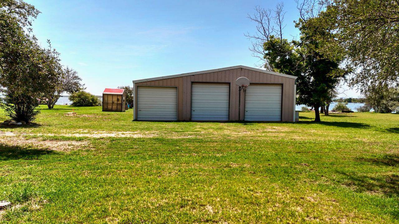 Bluffton, TX 78607,110 W Lakecrest DR
