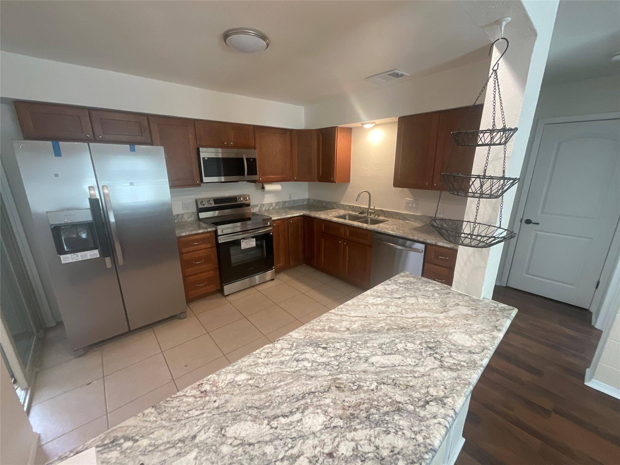 Austin, TX 78758,915 E Village LN