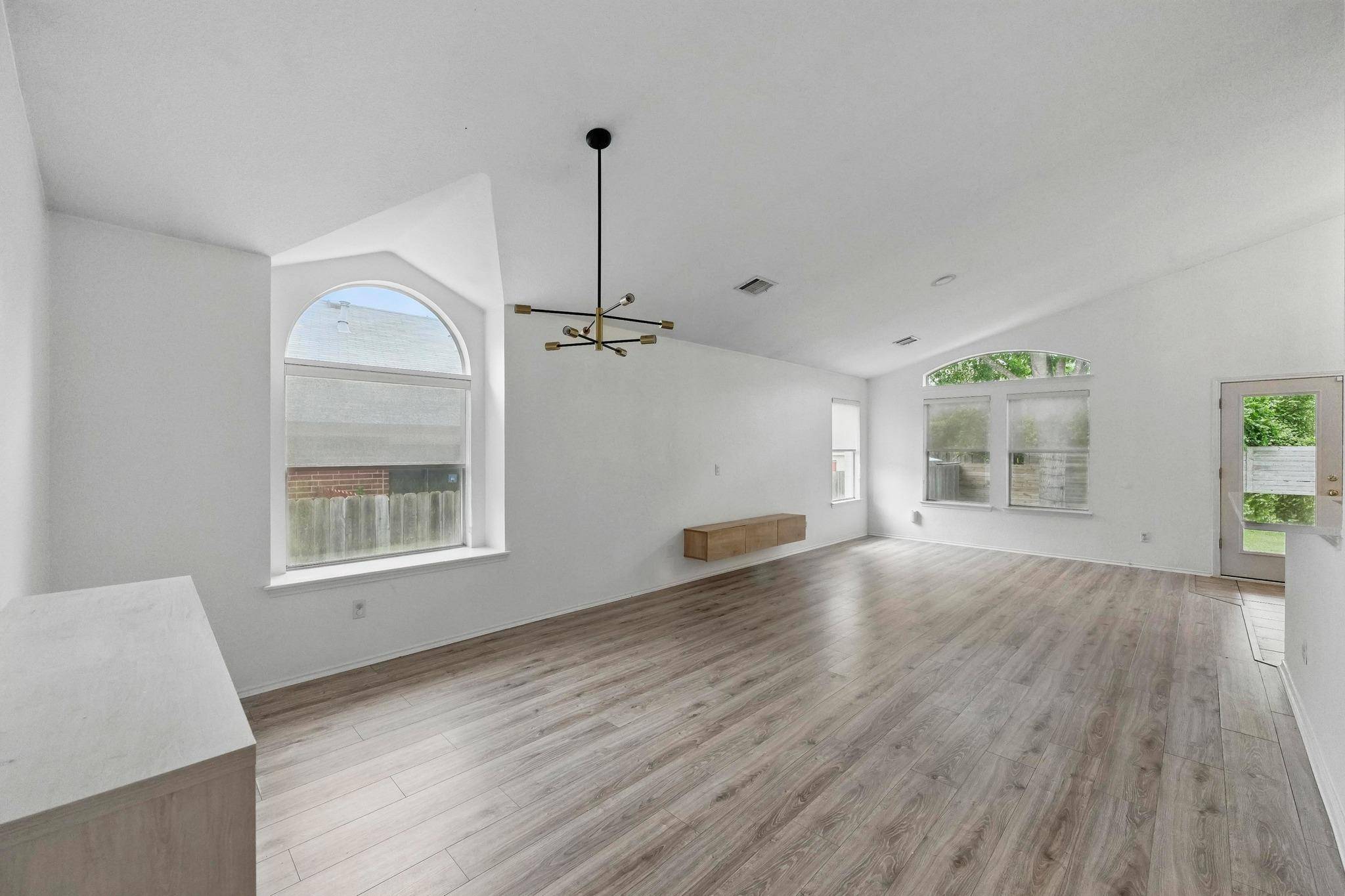 Austin, TX 78749,8717 Corran Ferry DR