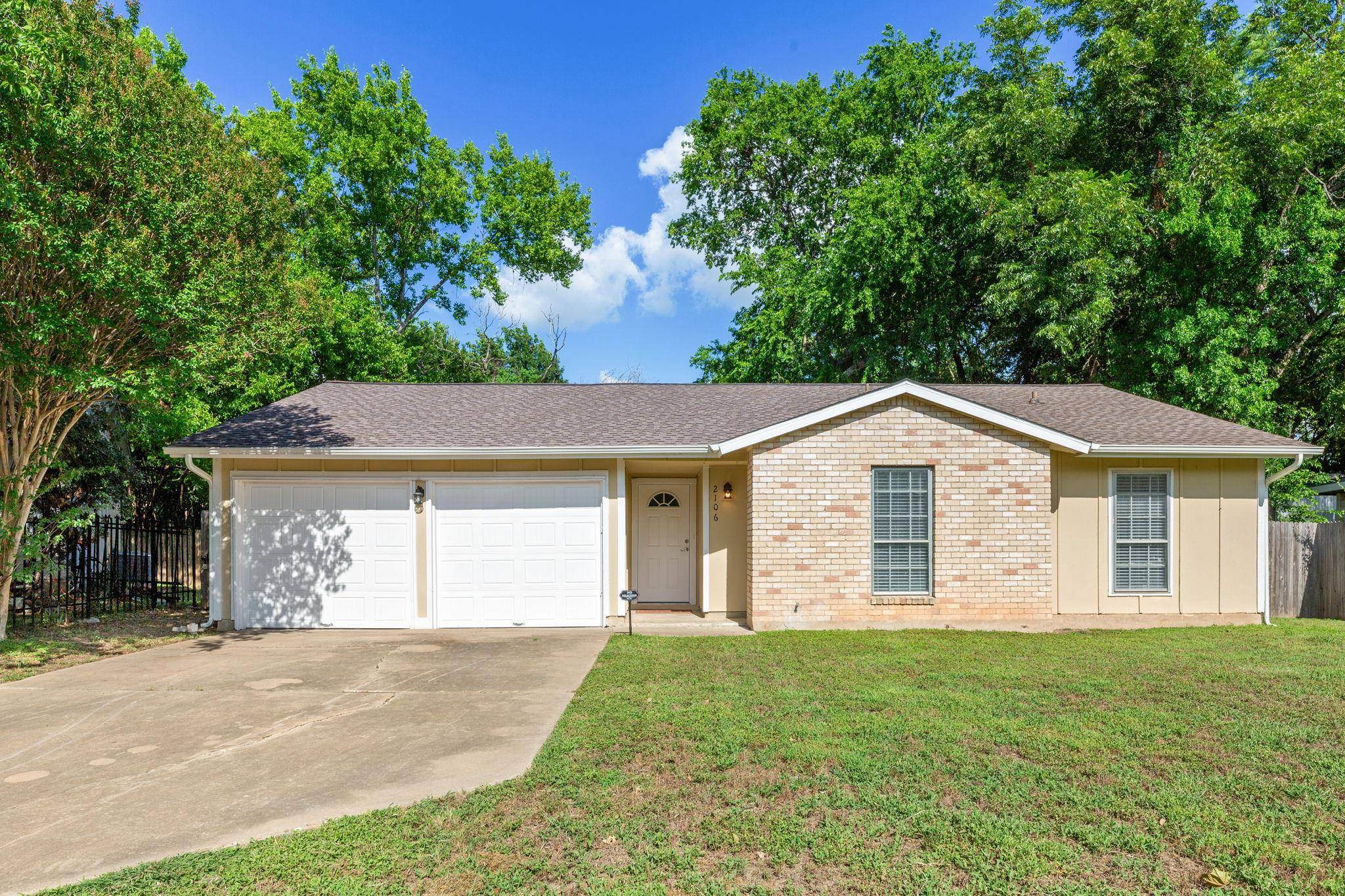 Austin, TX 78744,2106 Ponciana LOOP