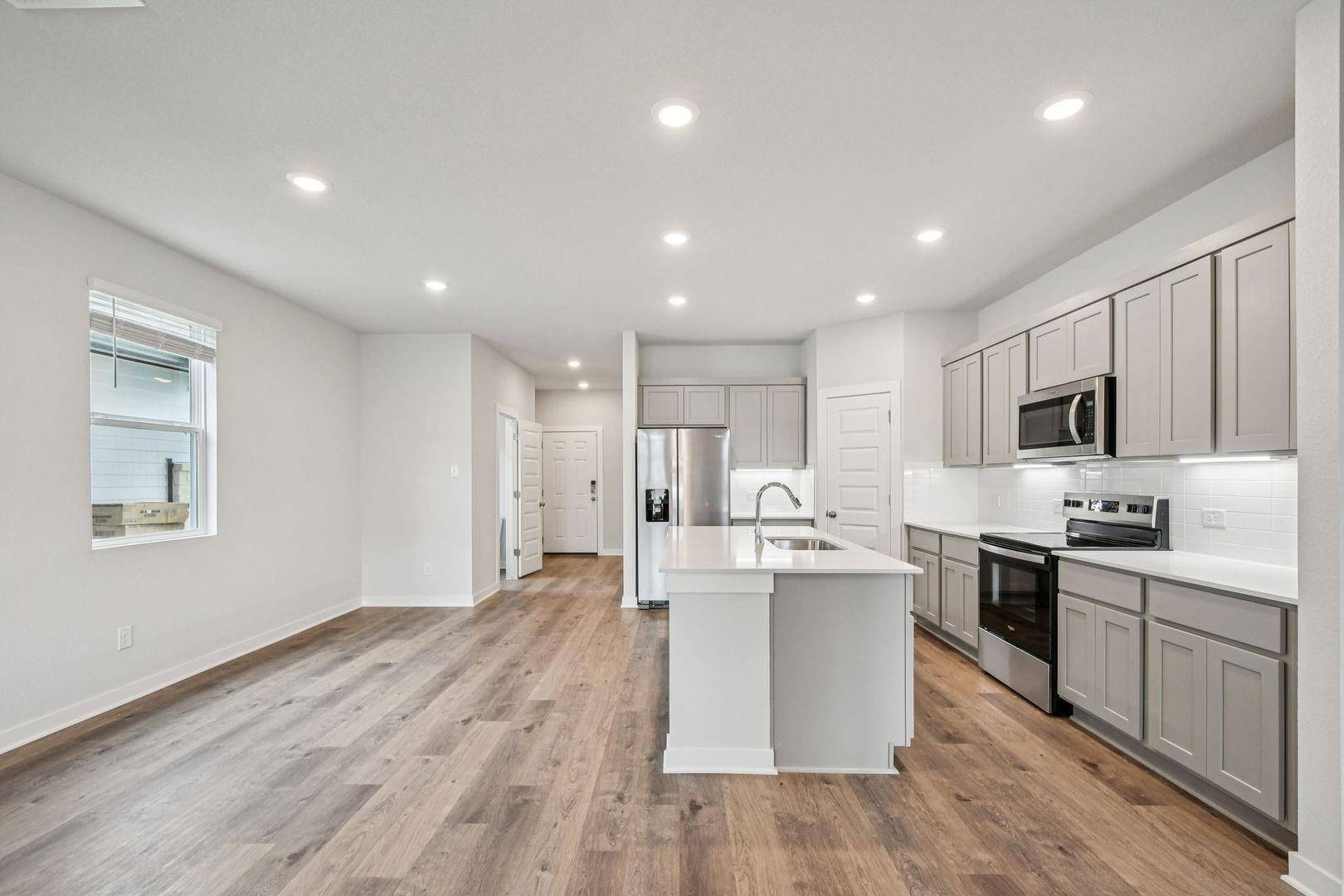 Jarrell, TX 76537,205 Firefox WAY