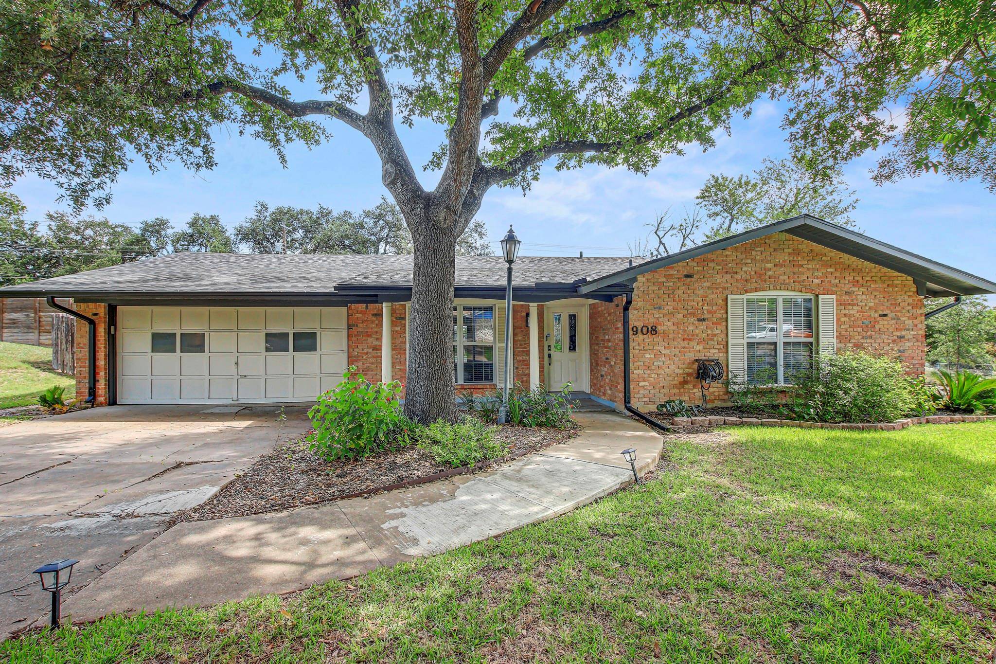 Austin, TX 78753,908 Hollybluff ST