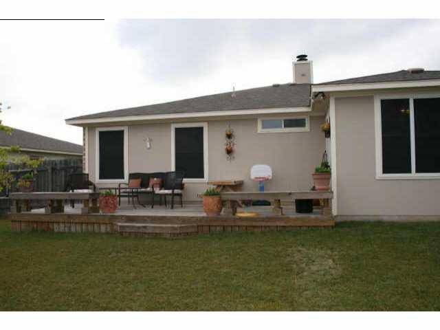Hutto, TX 78634,104 Bennett CV