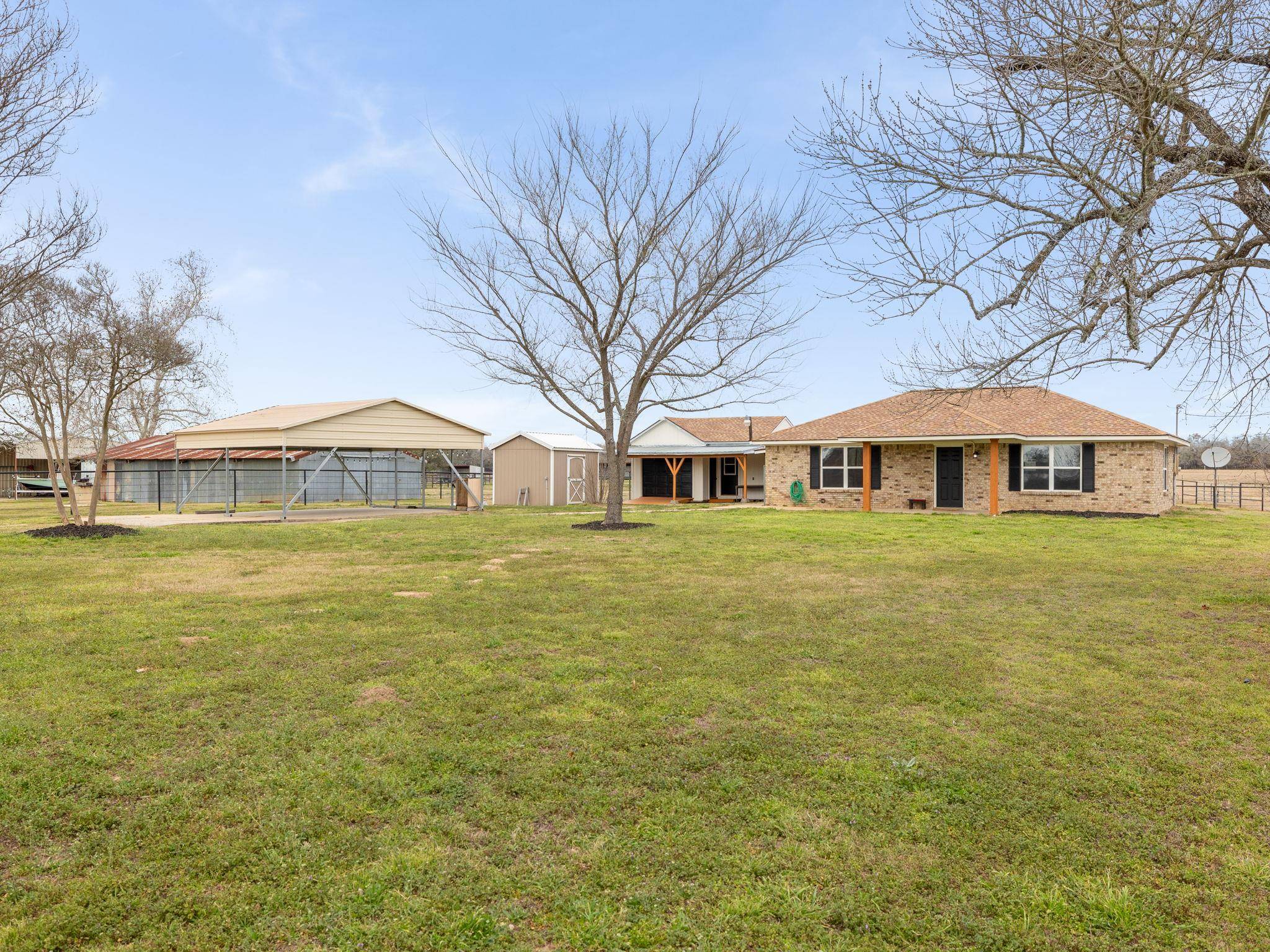 Rockdale, TX 76567,943 E 3rd ST